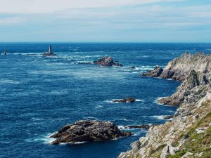 Paysage côtier à voir pour une visite dans le finistere